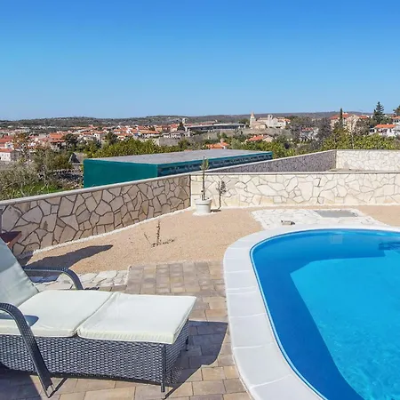 1 Bedroom Cozy Apartment In Krk *