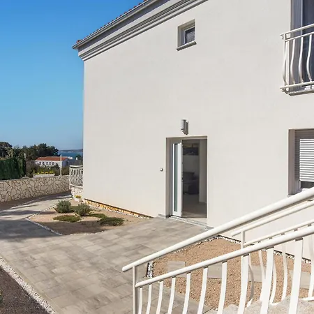 1 Bedroom Cozy Apartment In Krk Apartment