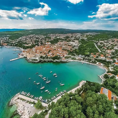 1 Bedroom Cozy Apartment In Krk Apartment *